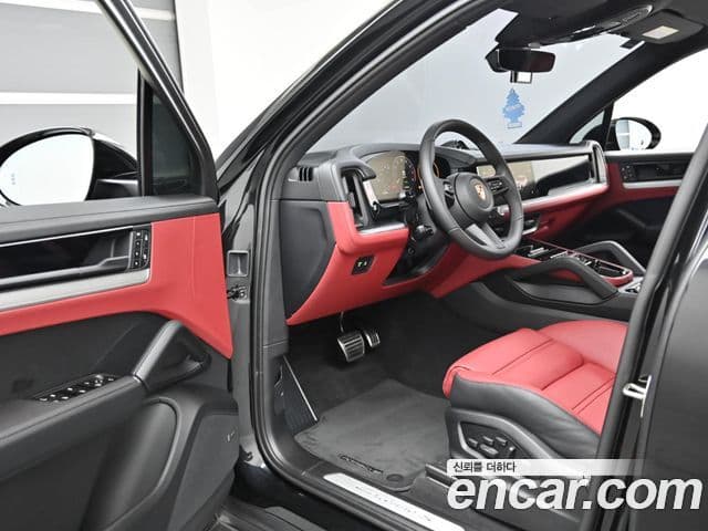 Porsche Cayenne 2025 — Photo 17/20