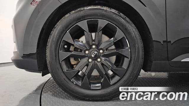 Kia Carnival 2021 — фото 5 из 20