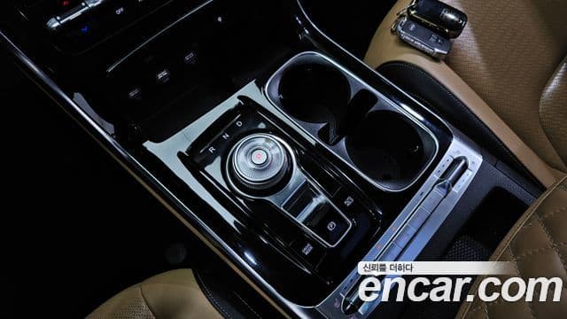 Kia Carnival 2021 — фото 9 из 20