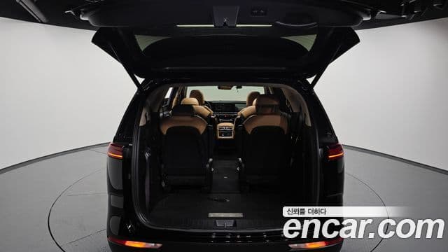 Kia Carnival 2021 — фото 20 из 20