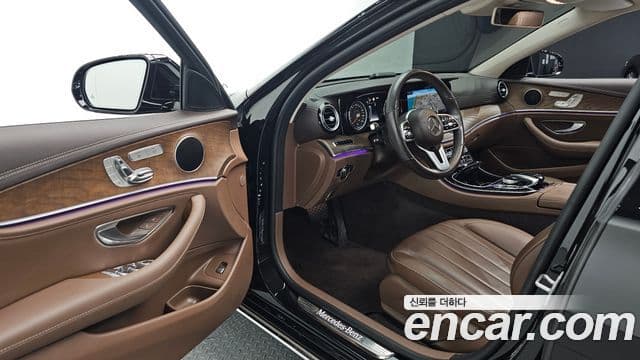 Mercedes-Benz E-Class 2020 — ფოტო 11/20