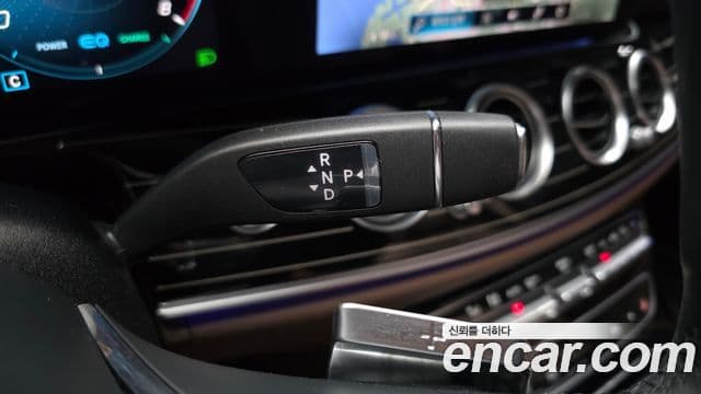 Mercedes-Benz E-Class 2022 — ფოტო 7/20