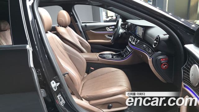 Mercedes-Benz E-Class 2022 — ფოტო 10/20