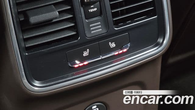 Porsche Macan 2020 — Photo 21/30