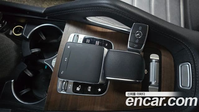 Mercedes-Benz GLE-Class 2019 — ფოტო 18/20