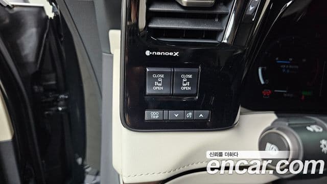 Lexus LM 2024 — фото 20 из 20