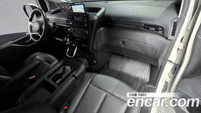 Hyundai Staria 2021 — ფოტო 7/20