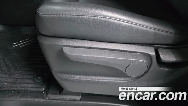 Hyundai Staria 2021 — ფოტო 19/20