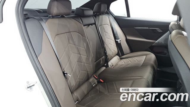 BMW 5 Series 2025 — фото 11 из 20