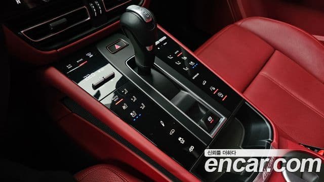 Porsche Macan 2023 — Şəkil 9/20