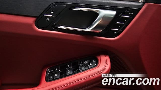 Porsche Macan 2023 — фото 20 из 20