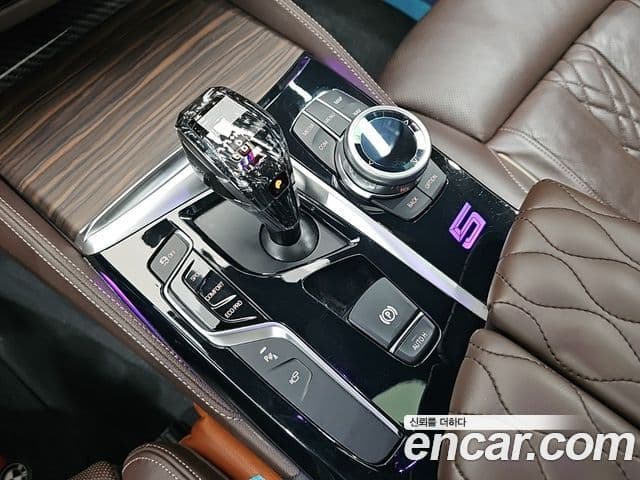 BMW 5 Series 2018 — фото 7 из 18