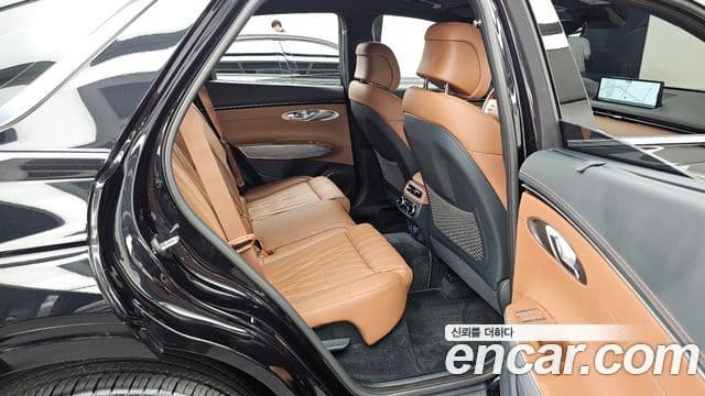 Genesis GV70 2022 — фото 12 из 20