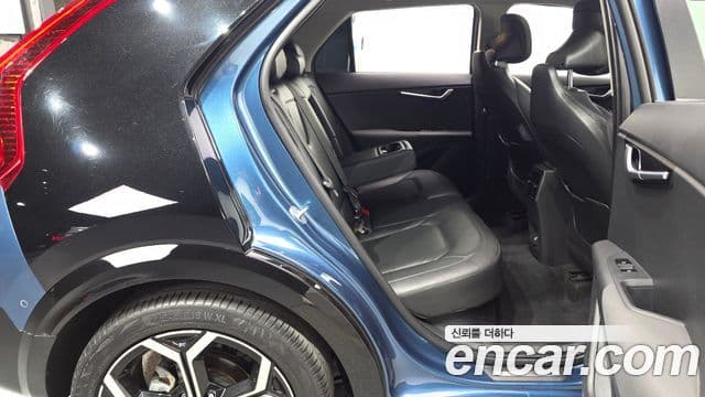 Kia Niro 2022 — фото 11 из 20