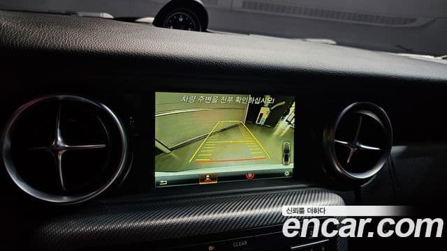 Mercedes-Benz SLC-Class 2018 — ფოტო 14/20