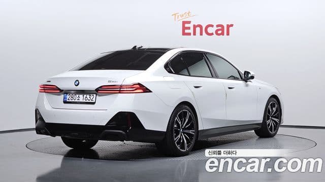 BMW 5 Series 2024 — Şəkil 2/20