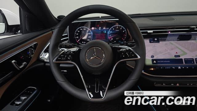Mercedes-Benz E-Class 2025 — Фото 14/20