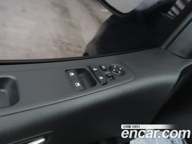 Hyundai Staria 2024 — фото 10 из 20