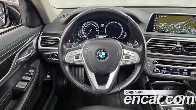 BMW 7 Series 2018 — Фото 13/20