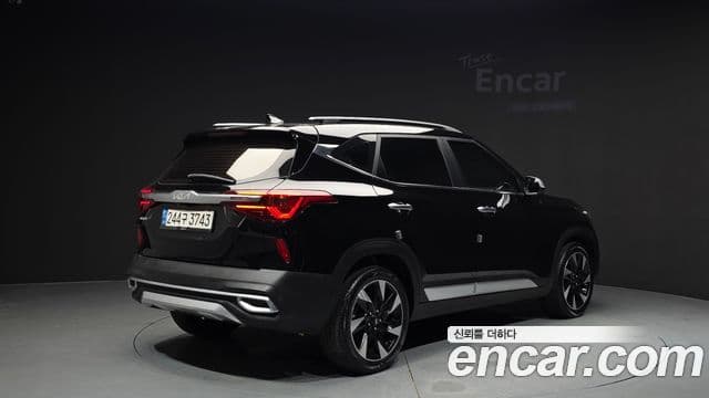 Kia Seltos 2022 — ფოტო 1/20