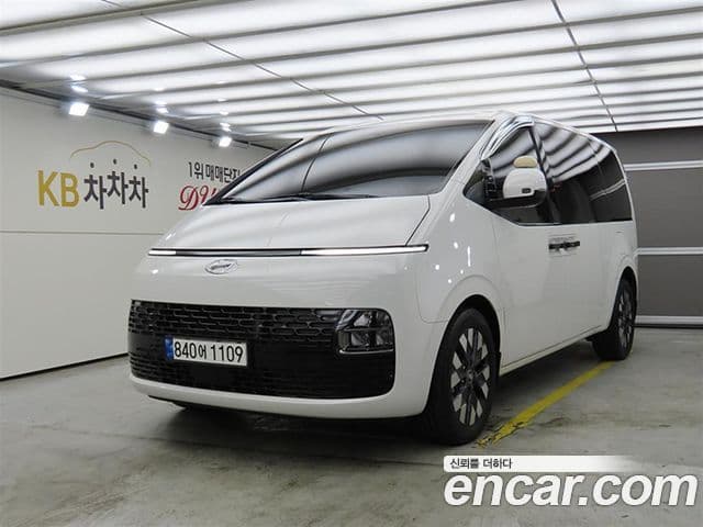 Hyundai Staria 2023 — ფოტო 20/20