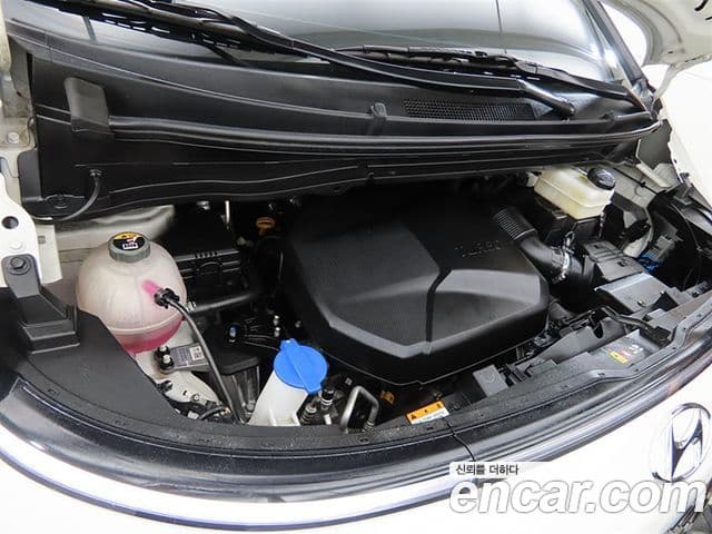Hyundai Staria 2023 — ფოტო 18/20