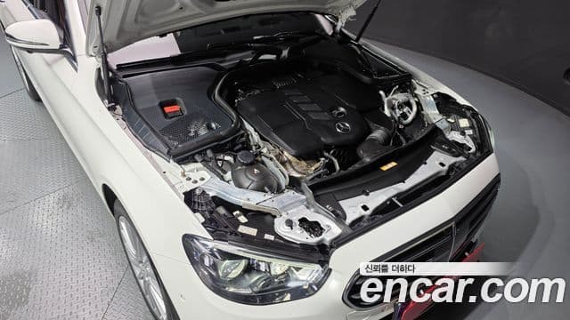 Mercedes-Benz E-Class 2022 — фото 6 из 20