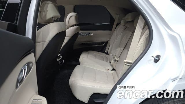 Genesis GV70 2024 — ფოტო 12/20