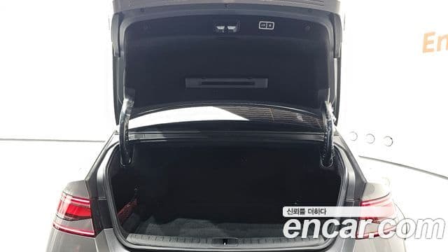 Genesis G90 2022 — ფოტო 16/20