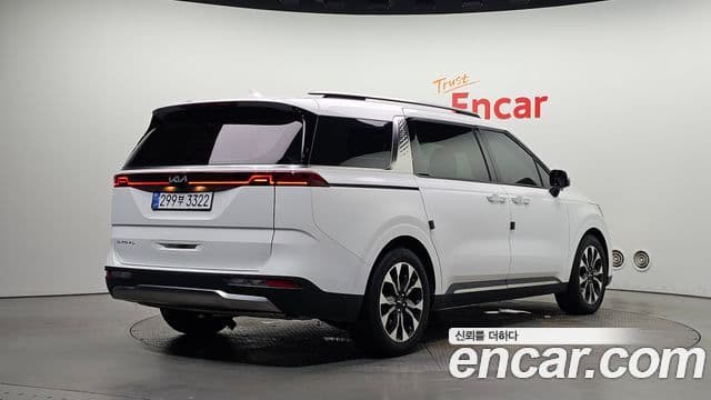 Kia Carnival 2022 — ფოტო 2/20