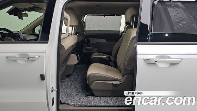 Kia Carnival 2022 — ფოტო 11/20