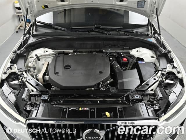 Volvo XC60 2022 — Şəkil 5/20