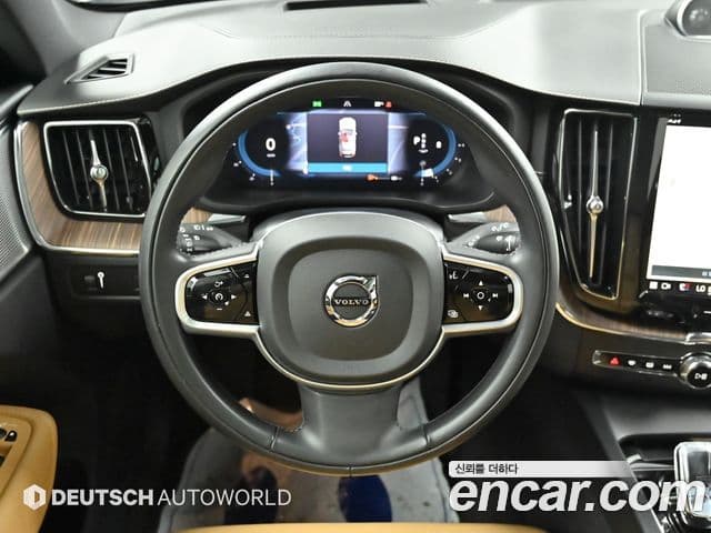Volvo XC60 2022 — Şəkil 12/20