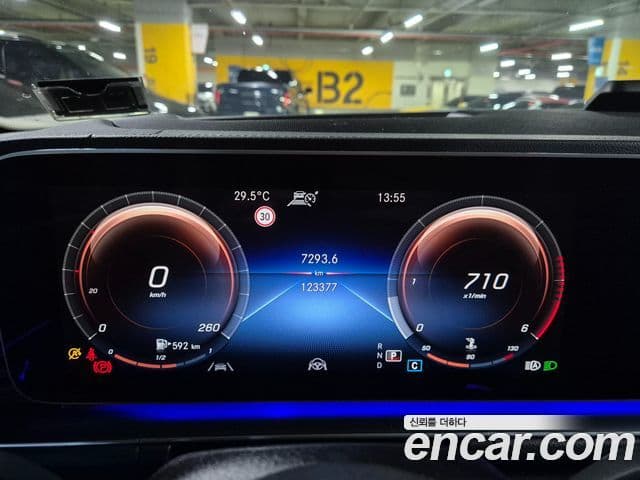 Mercedes-Benz GLE-Class 2021 — ფოტო 7/20