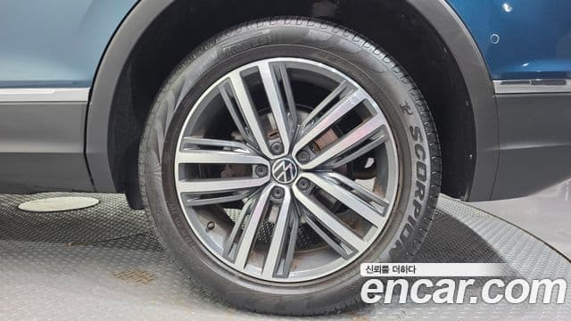 Volkswagen Tiguan 2023 — Photo 31/33