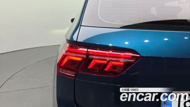 Volkswagen Tiguan 2023 — Photo 33/33