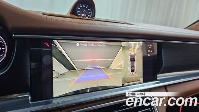 Porsche Panamera 2023 — Photo 30/32
