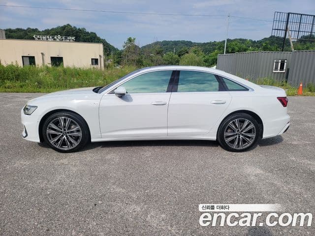 Audi A6 2022 — ფოტო 7/20