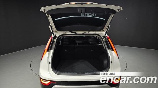 Kia Niro 2022 — фото 20 из 20