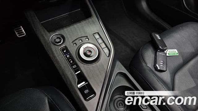 Kia Niro 2022 — Фото 9/20