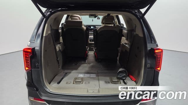 Kia Carnival 2024 — Фото 18/20