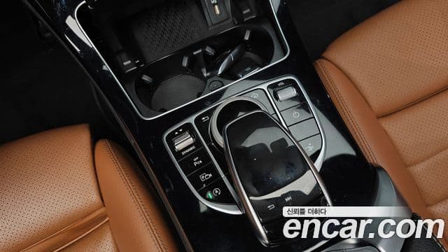 Mercedes-Benz C-Class 2020 — Şəkil 19/20