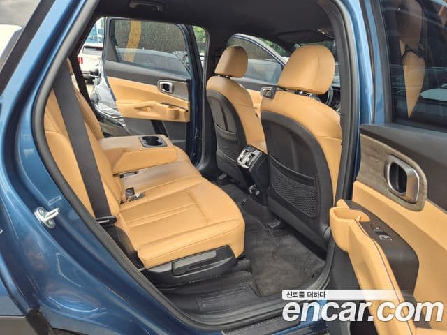 Kia Sorento 2023 — фото 10 из 20