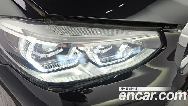 BMW X4 2021 — Şəkil 12/31