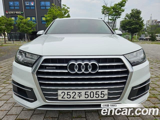 Audi Q7 2019 — ფოტო 20/20