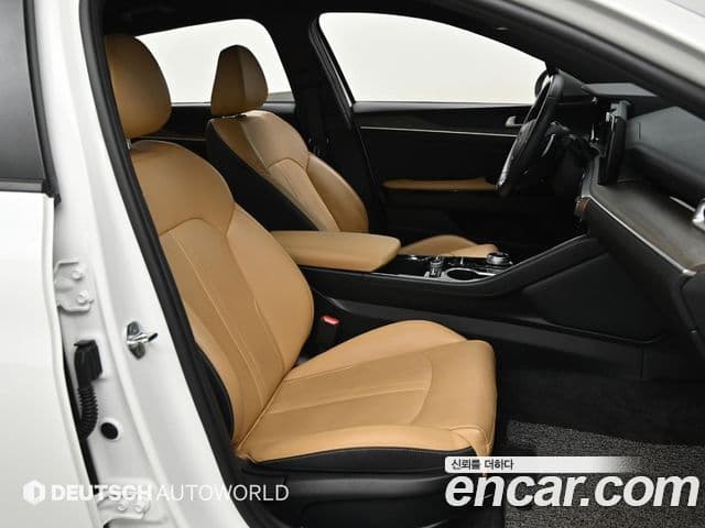 Kia K5 2021 — ფოტო 13/20
