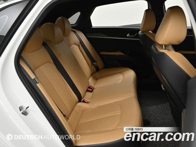 Kia K5 2021 — ფოტო 14/20