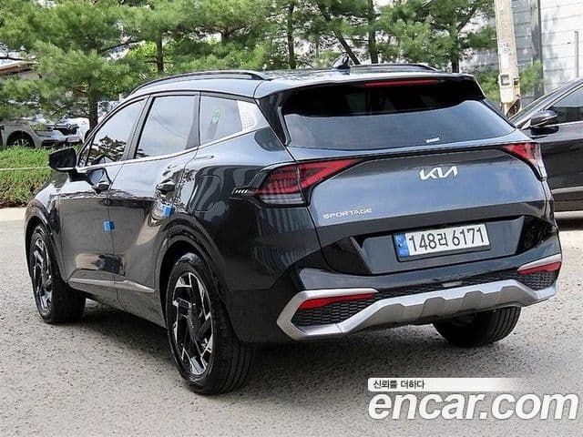 Kia Sportage 2021 — Фото 2/20