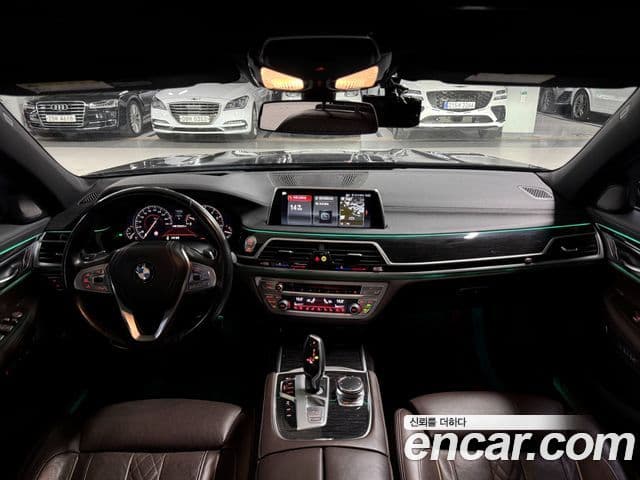 BMW 7 Series 2018 — фото 9 из 20