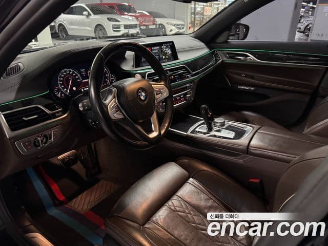 BMW 7 Series 2018 — фото 8 из 20